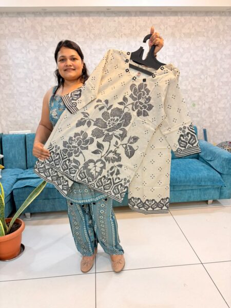 Ivory Floral Peacock-Border Kurta